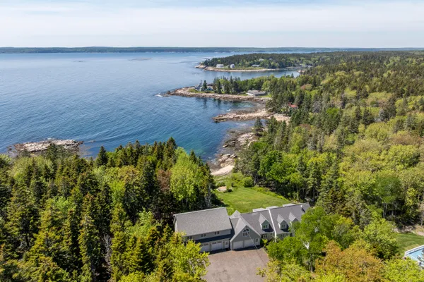 $2,750,000 | 825 Hendricks Hill Road, Southport, ME 04576