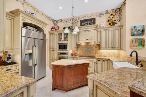 $1,000,000 | 1083 Southwest 156th Terrace, Pembroke Pines, FL 33027