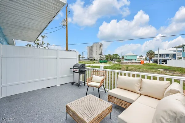 $1,490,000 | 113-119 Fairweather Lane, Fort Myers Beach, FL 33931