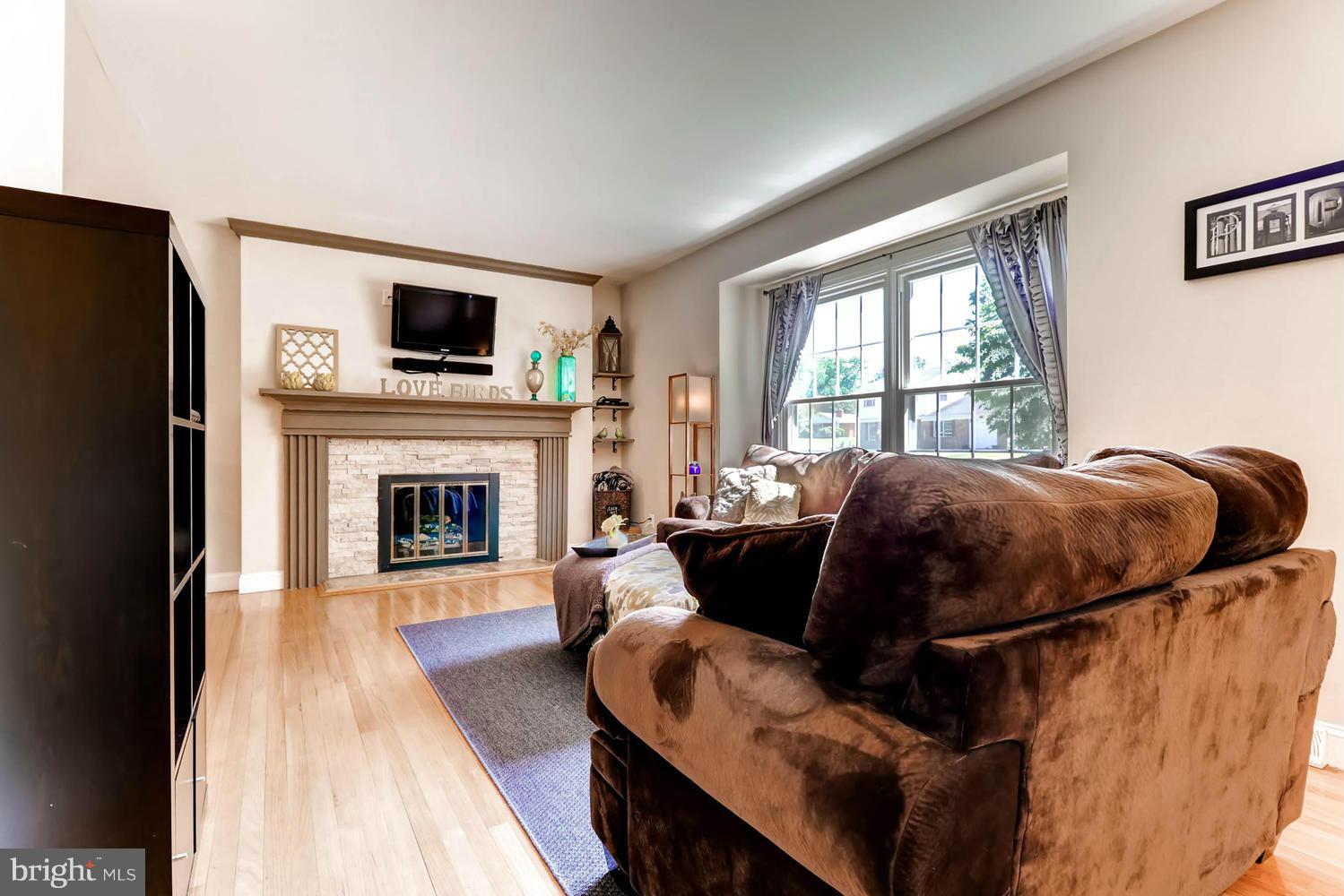 1313 Vermont Road Bel Air, MD 21014 - Photo 4 of 28 Living Room