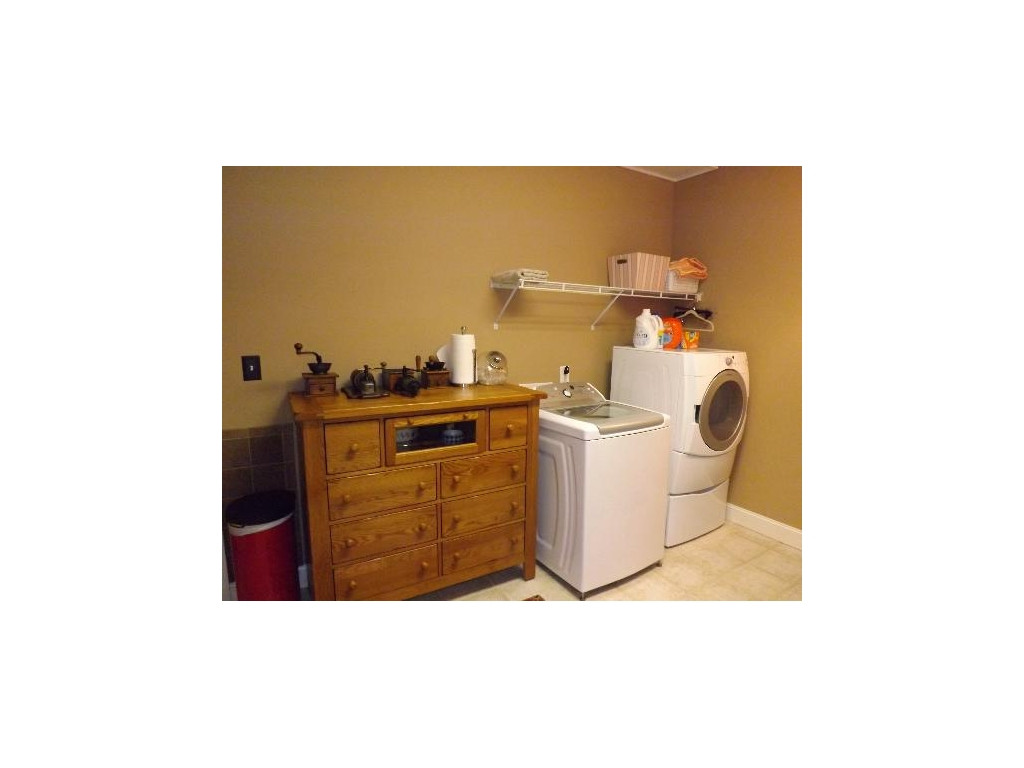 3327 Redstone Road Johnson City, TN 37604 - Photo 24 of 24 Large Laundry Room