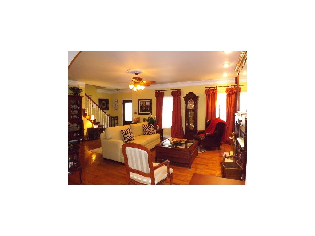 3327 Redstone Road Johnson City, TN 37604 - Photo 5 of 24 Great Room 2