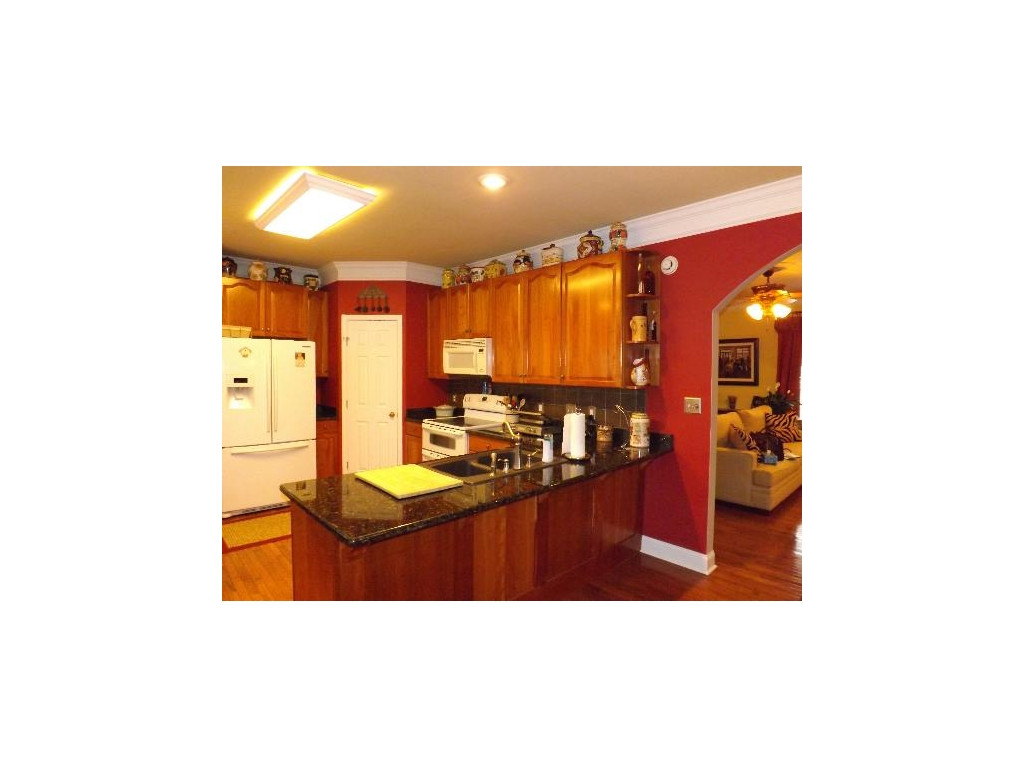 3327 Redstone Road Johnson City, TN 37604 - Photo 6 of 24 Kitchen with Granite Counters