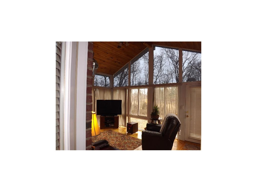 3327 Redstone Road Johnson City, TN 37604 - Photo 10 of 24 Yearround Sunroom