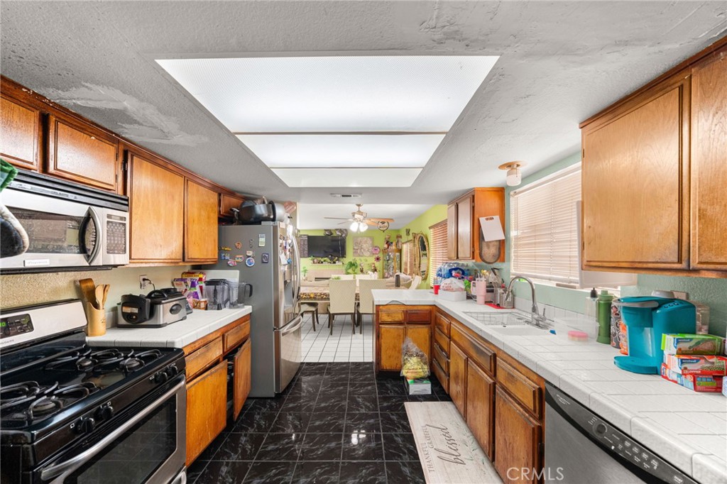 14134 Orizaba Avenue Paramount, CA 90723 - Photo 10 of 24