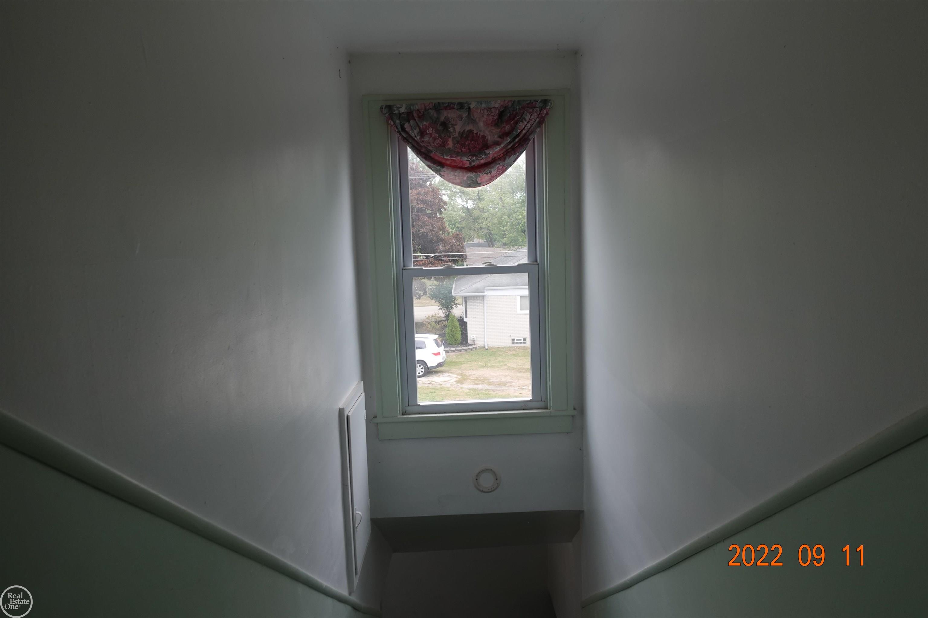 21603 Twelve Mile Road St. Clair Shores, MI 48081 - Photo 22 of 41