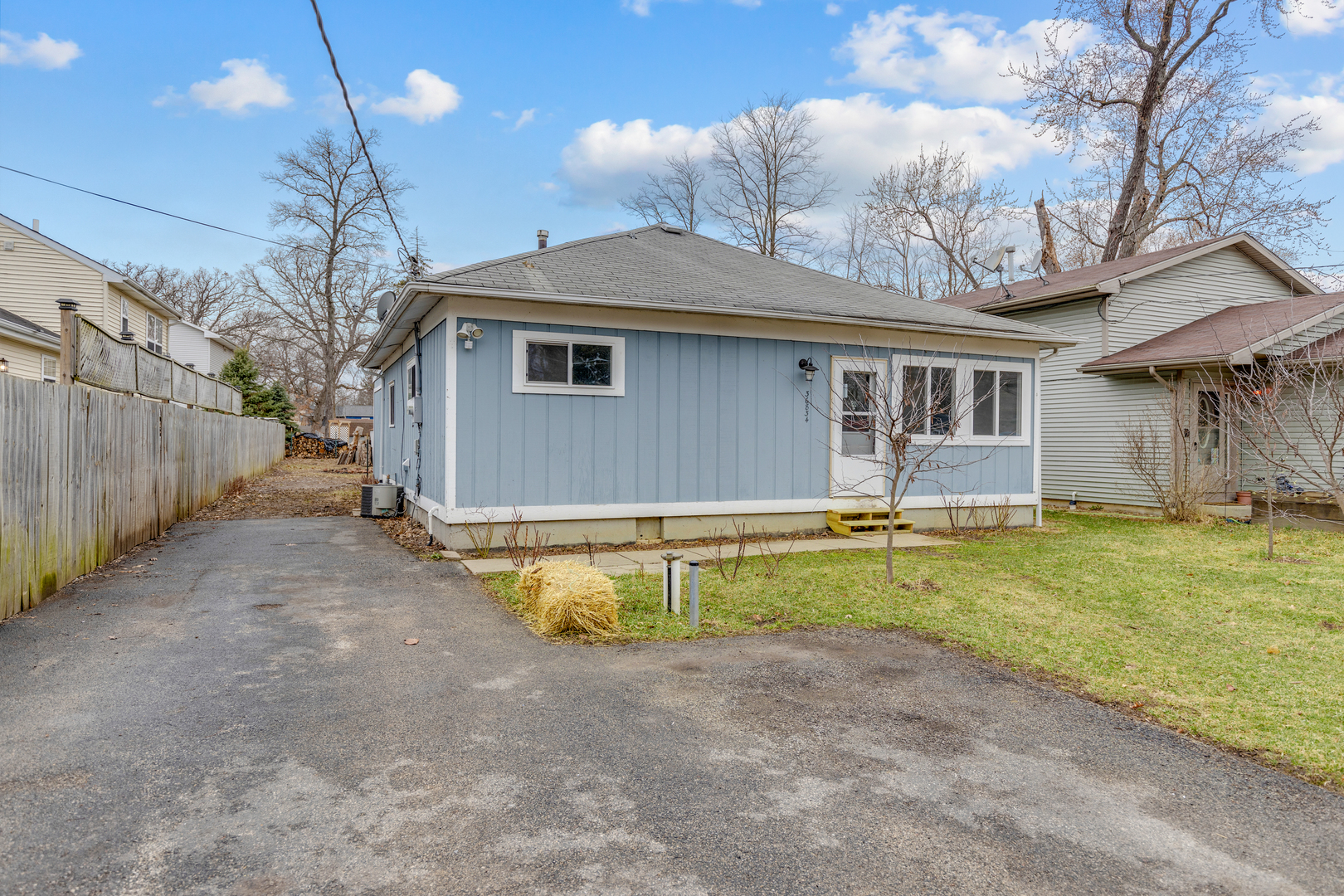 36834 North Stanton Point Road Ingleside, IL 60041 - Photo 2 of 16
