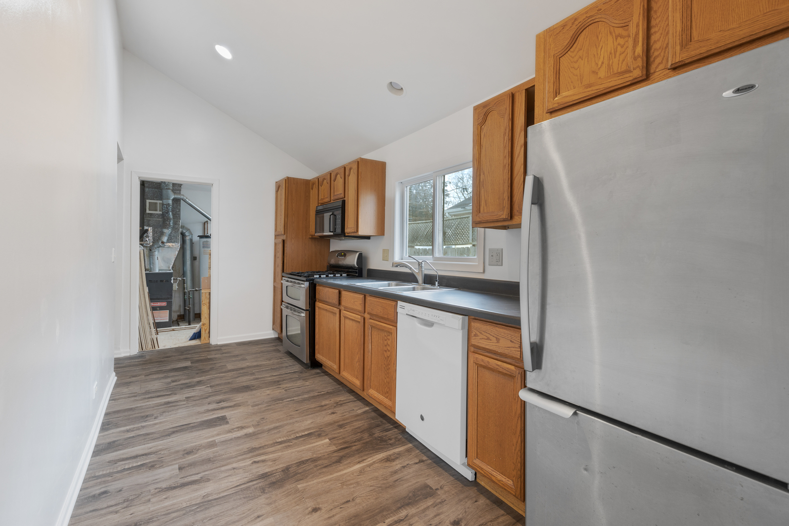 36834 North Stanton Point Road Ingleside, IL 60041 - Photo 7 of 16