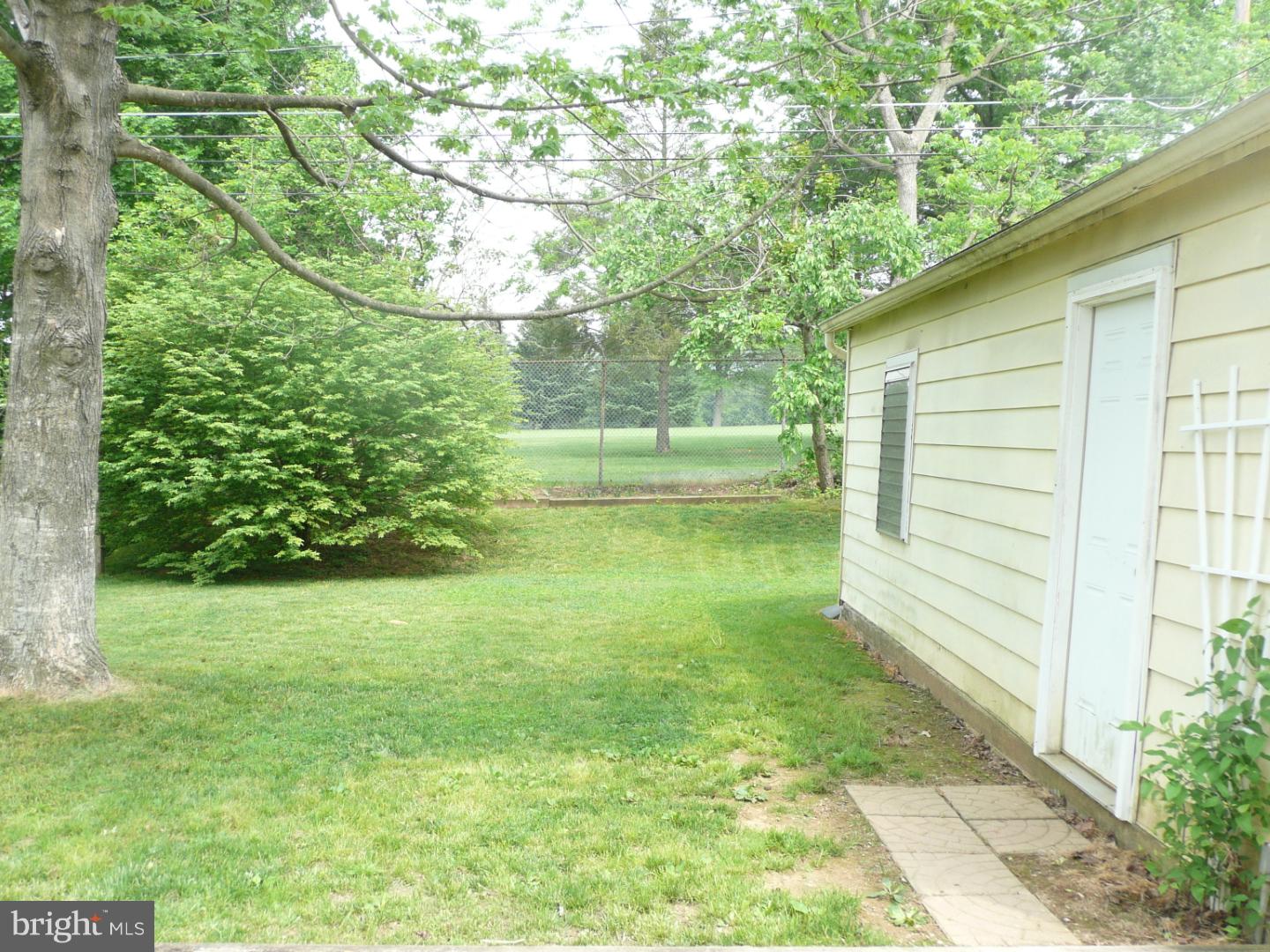 421 Willow Road Hellertown, PA 18055 - Photo 16 of 19 Back Yard