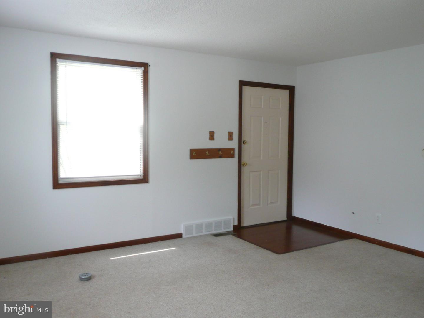 421 Willow Road Hellertown, PA 18055 - Photo 3 of 19 Living Room