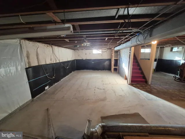 a view of utility room