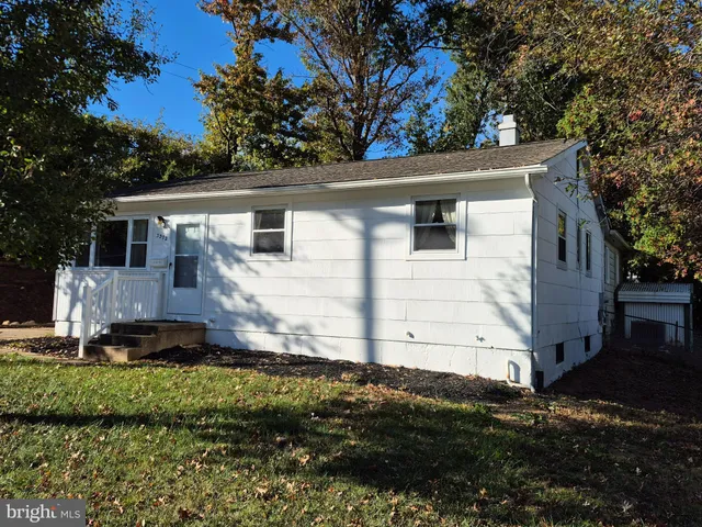 front view of house with a yard
