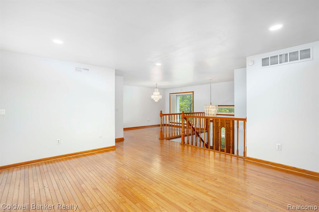 22512 Sheridan Road Novi, MI 48375 - Photo 6 of 37