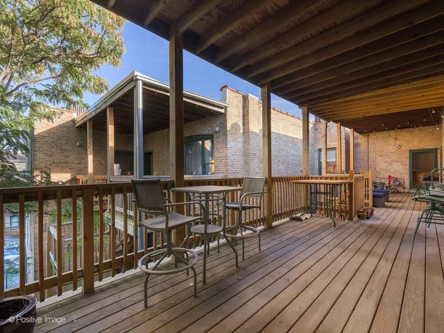 $389,000 | 4609 North Beacon Street, Unit 3F, Chicago, IL 60640