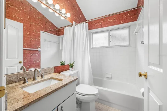 $3,250 | 16521 Lake Heather Drive, Tampa, FL 33618