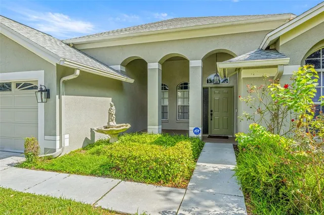 $3,250 | 16521 Lake Heather Drive, Tampa, FL 33618