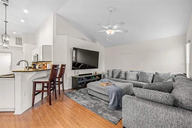 $3,250 | 16521 Lake Heather Drive, Tampa, FL 33618