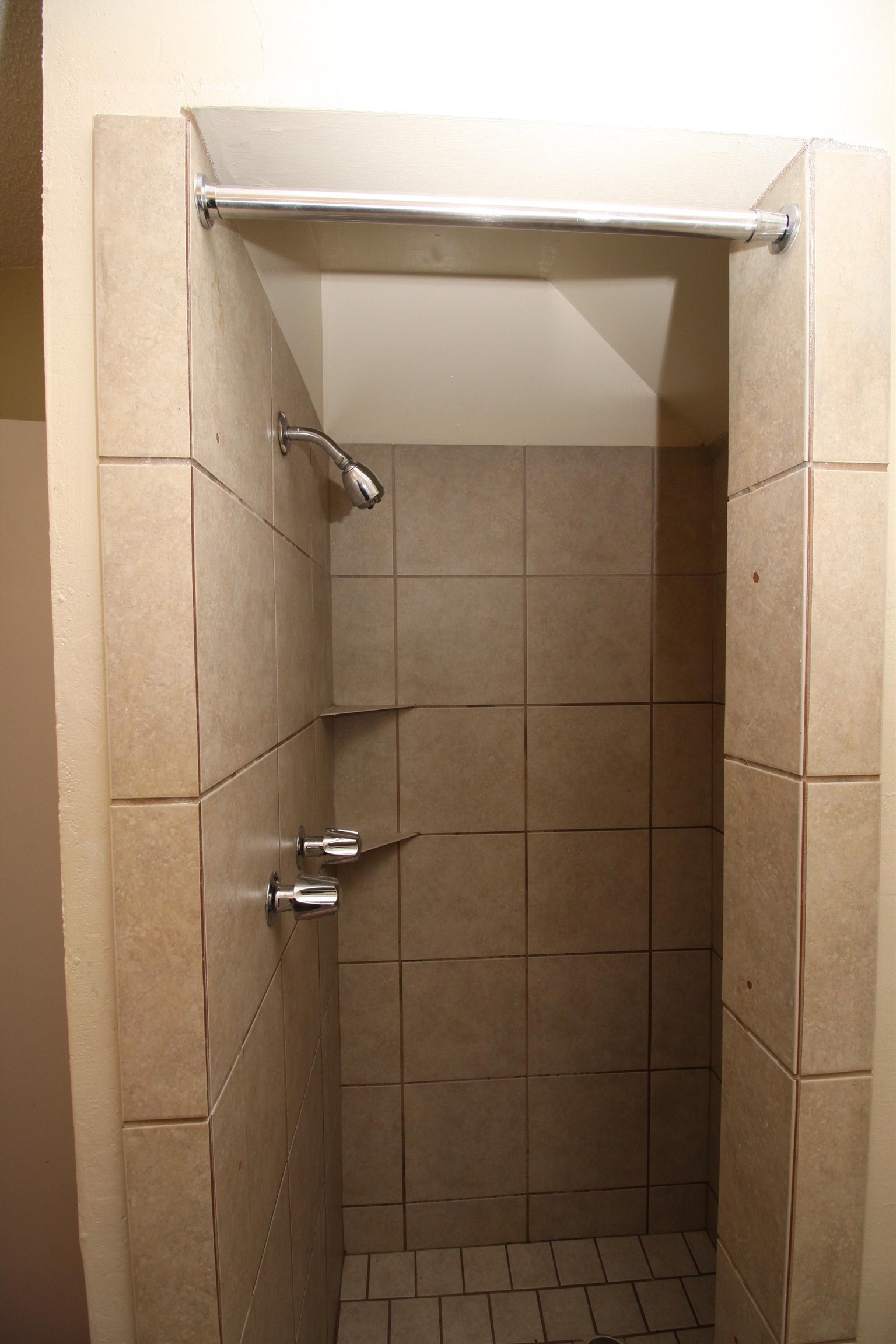 5190 Cottonwood Road Memphis, TN 38118 - Photo 22 of 26 a bathroom with a shower