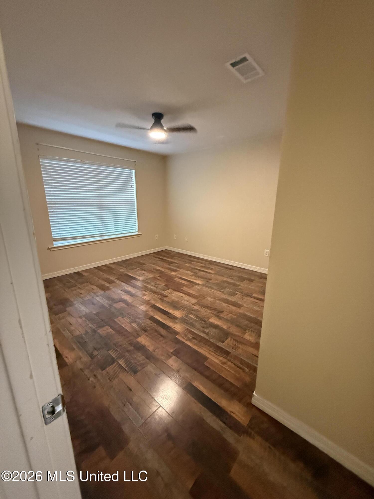 7709 Clamshell Avenue Ocean Springs, MS 39564 - Photo 15 of 19 20260606_155056767_iOS