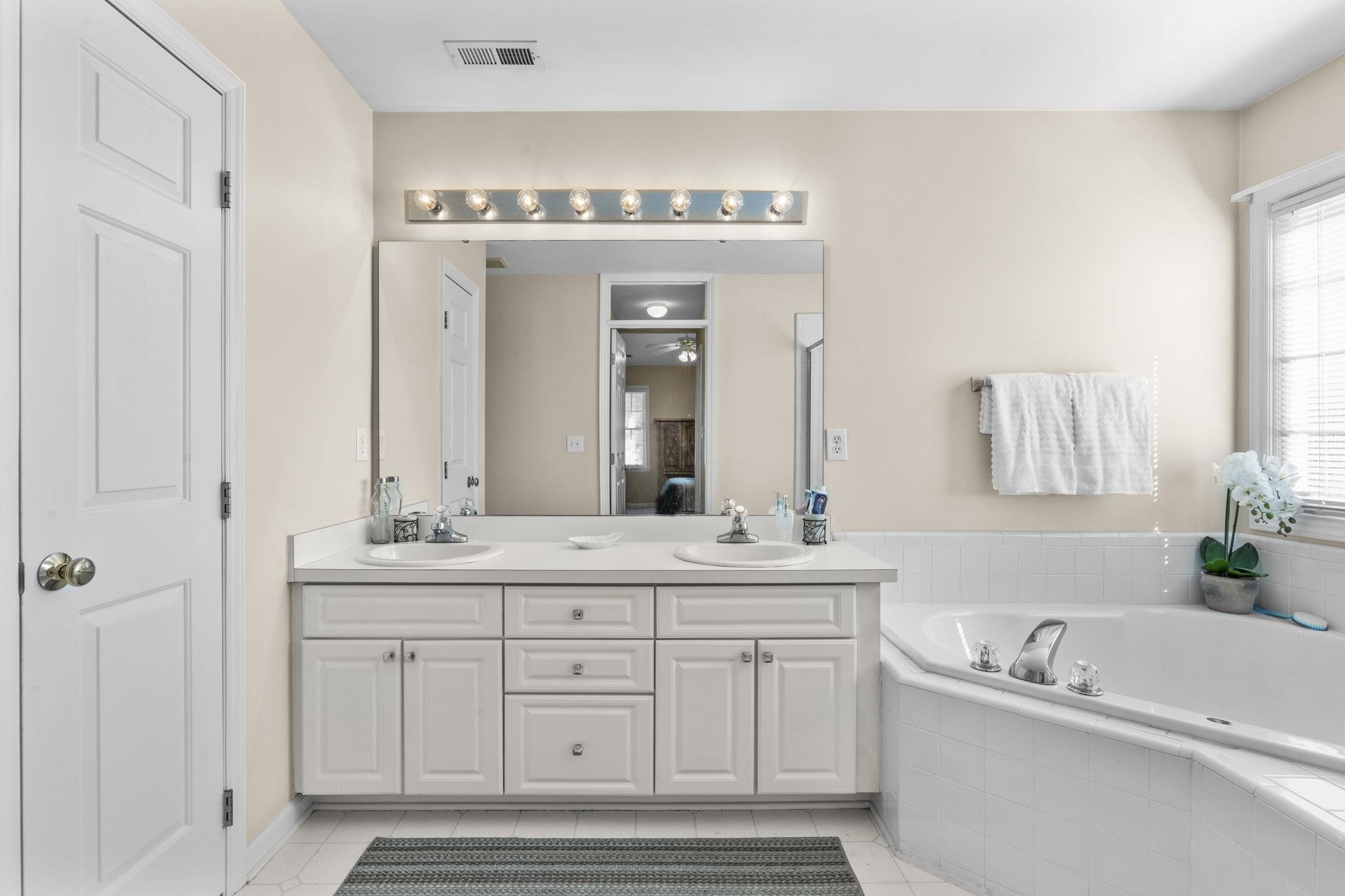 8201 Hempshire Place, Unit 101 Raleigh, NC 27613 - Photo 10 of 15 Photo 10