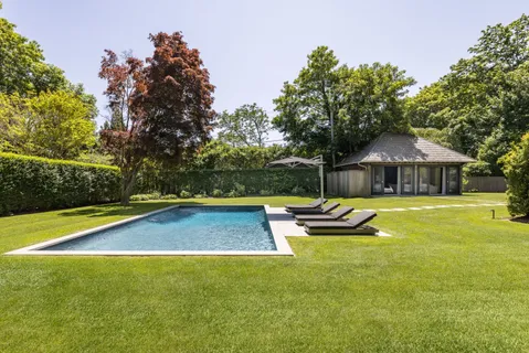 $5,750,000 | 103 Mill Hill Lane, East Hampton, NY 11937