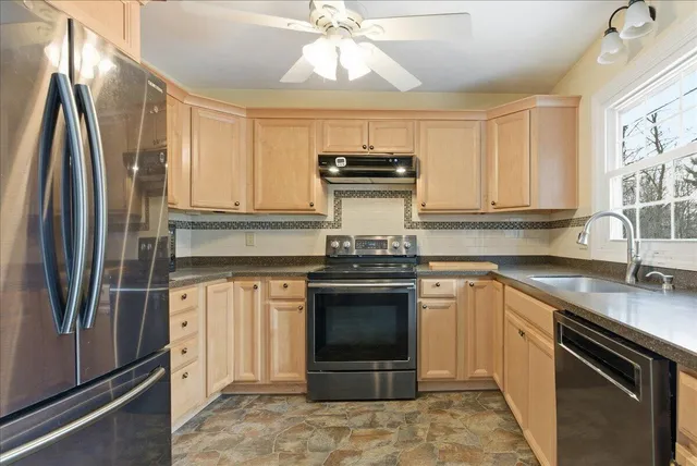 $299,900 | 1011 Western Avenue, Hampden, ME 04444