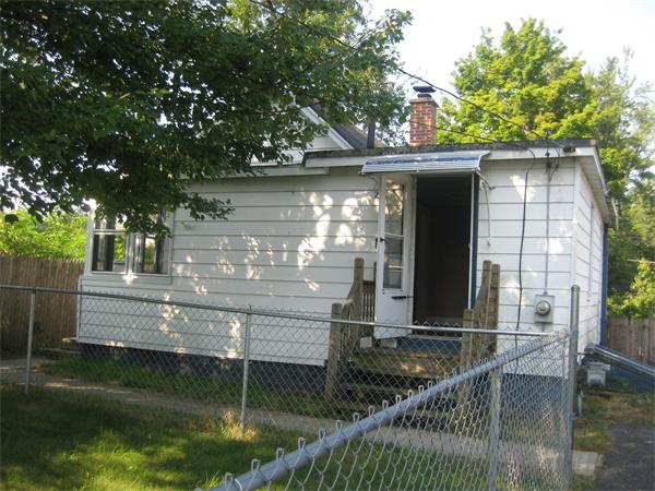28 Harding Street Springfield, MA 01109 - Photo 1 of 24