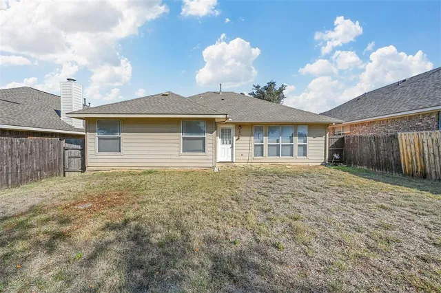 $1,925 | 9229 Chesapeake Lane, McKinney, TX 75071