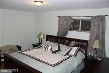 6404 Greeley Boulevard Springfield, VA 22152 - Photo 12 of 23 Bedroom (Master)