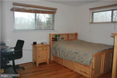 6404 Greeley Boulevard Springfield, VA 22152 - Photo 15 of 23 Bedroom # 3