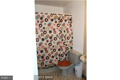 6404 Greeley Boulevard Springfield, VA 22152 - Photo 17 of 23 Bath