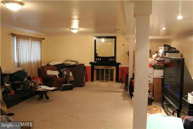 6404 Greeley Boulevard Springfield, VA 22152 - Photo 19 of 23 Family Room