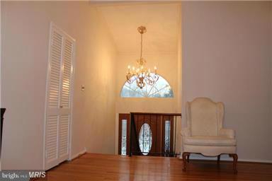 6404 Greeley Boulevard Springfield, VA 22152 - Photo 6 of 23 Living Room