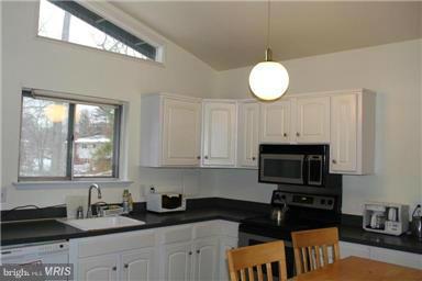 6404 Greeley Boulevard Springfield, VA 22152 - Photo 8 of 23 Kitchen