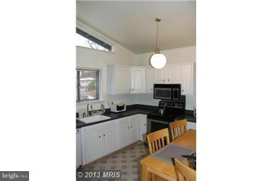 6404 Greeley Boulevard Springfield, VA 22152 - Photo 9 of 23 Kitchen
