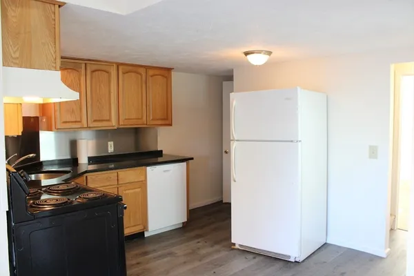 $2,300 | 20-22 Emerson Street, Unit 20, Stoneham, MA 02180
