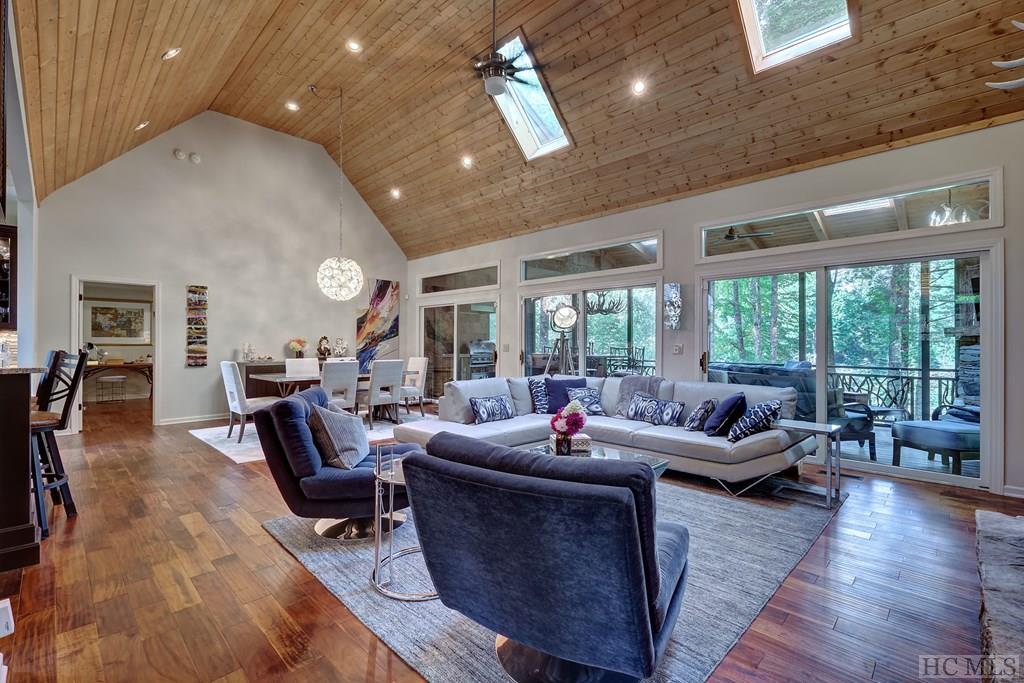 441 Boiling Springs Road Sapphire, NC 28774 - Photo 3 of 25 Gallery Image 3