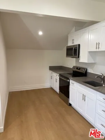 $2,250 | 9736 Tujunga Canyon Place, Tujunga, CA 91042