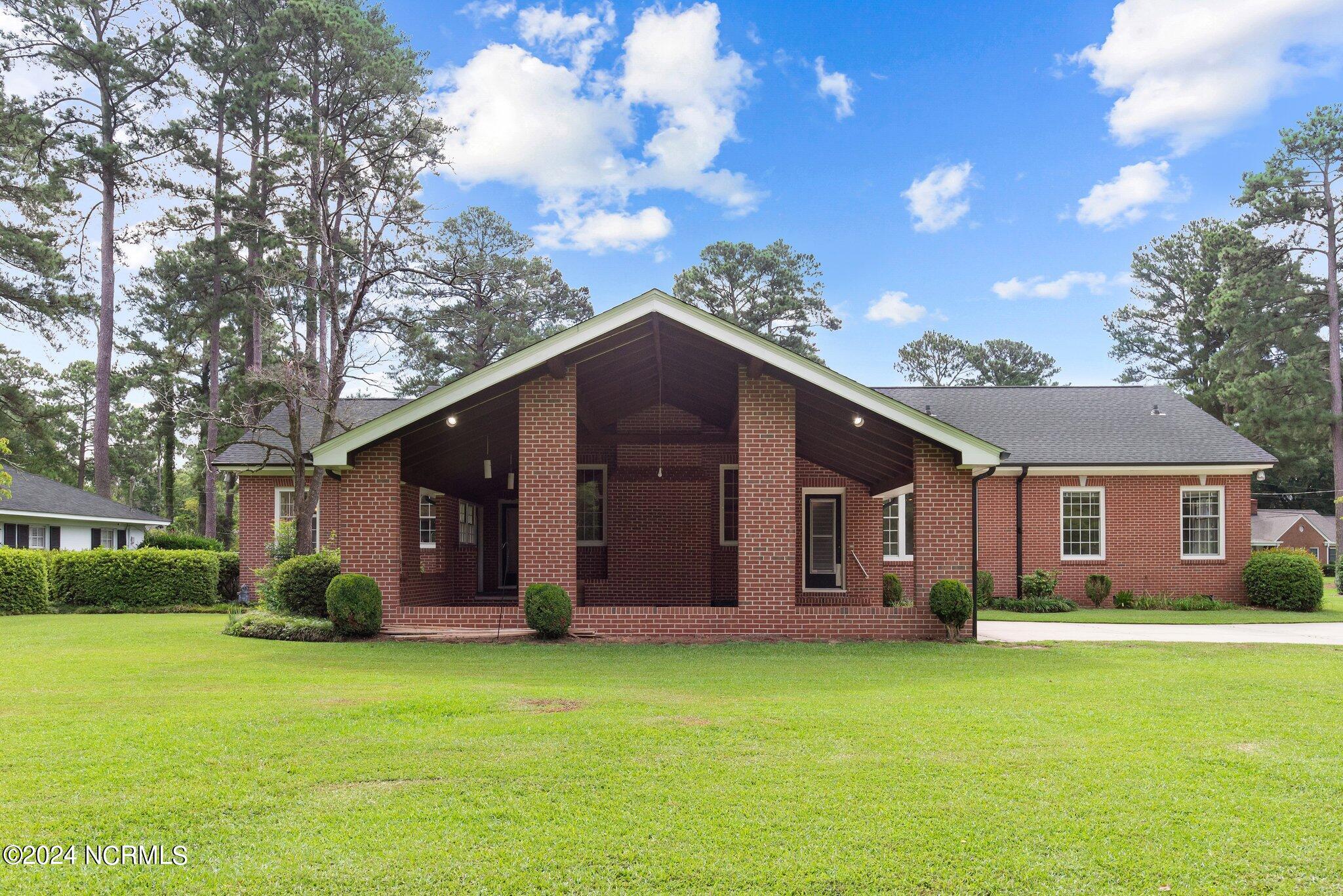 1302 Greenbriar Road Kinston, NC 28501 - Photo 7 of 48 46-web-or-mls-DSC_9594