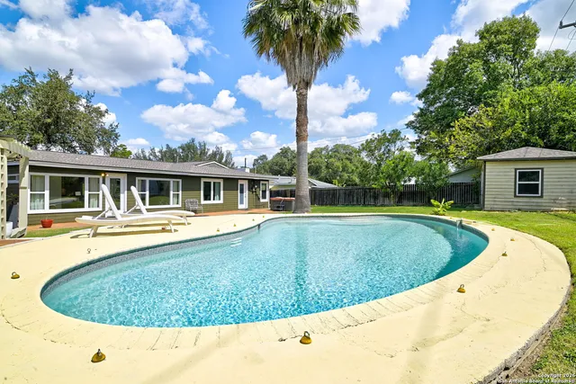 $589,000 | 530 Burnside Drive, San Antonio, TX 78209