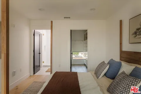 $879,000 | 11310 Victory Boulevard, North Hollywood, CA 91606