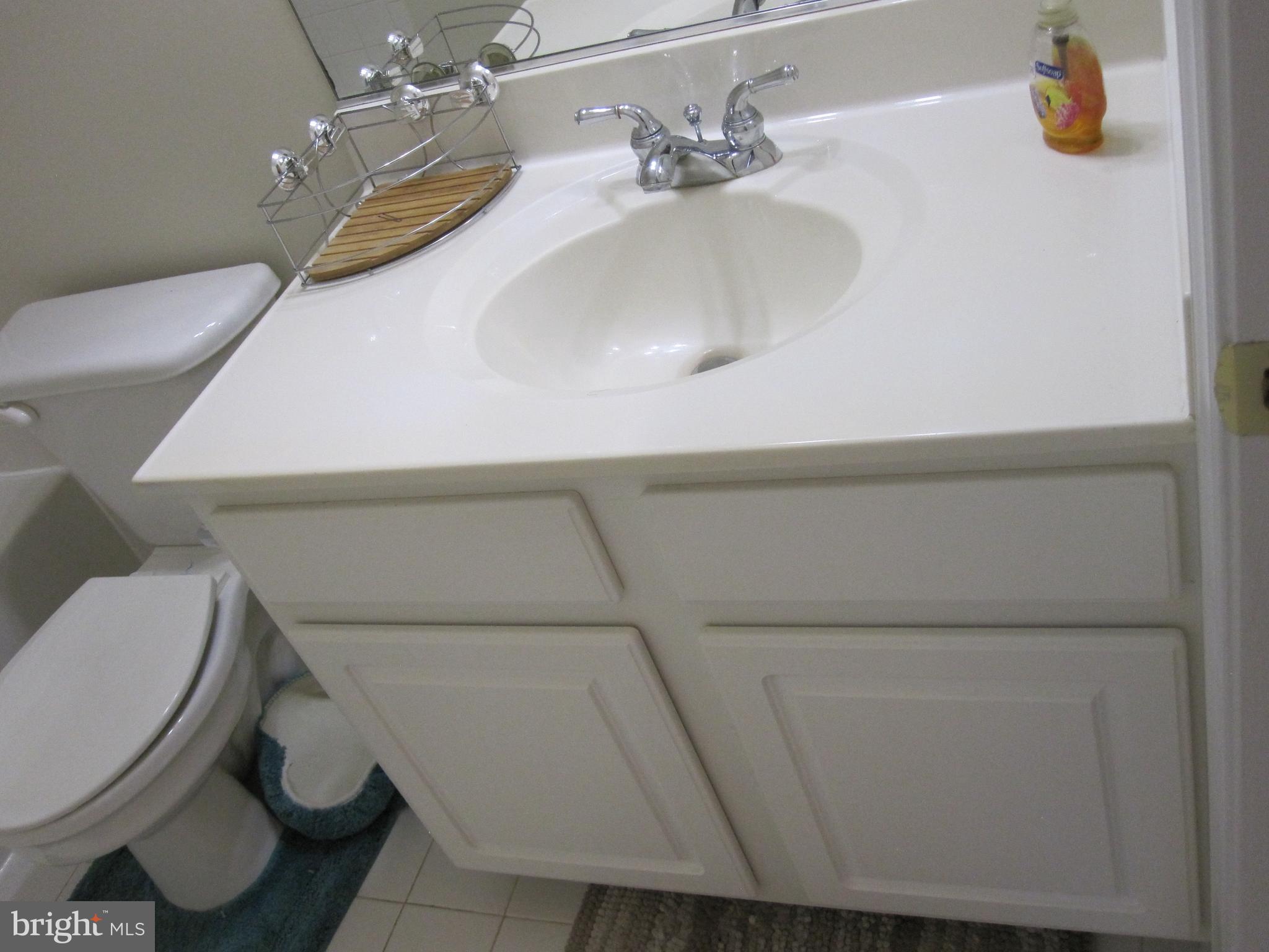 4140 River Forth Drive Fairfax, VA 22030 - Photo 22 of 32 Upper Level Bathroom