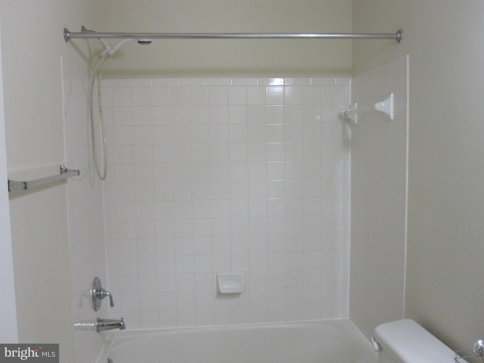 4140 River Forth Drive Fairfax, VA 22030 - Photo 26 of 32 Upper Level Bathroom