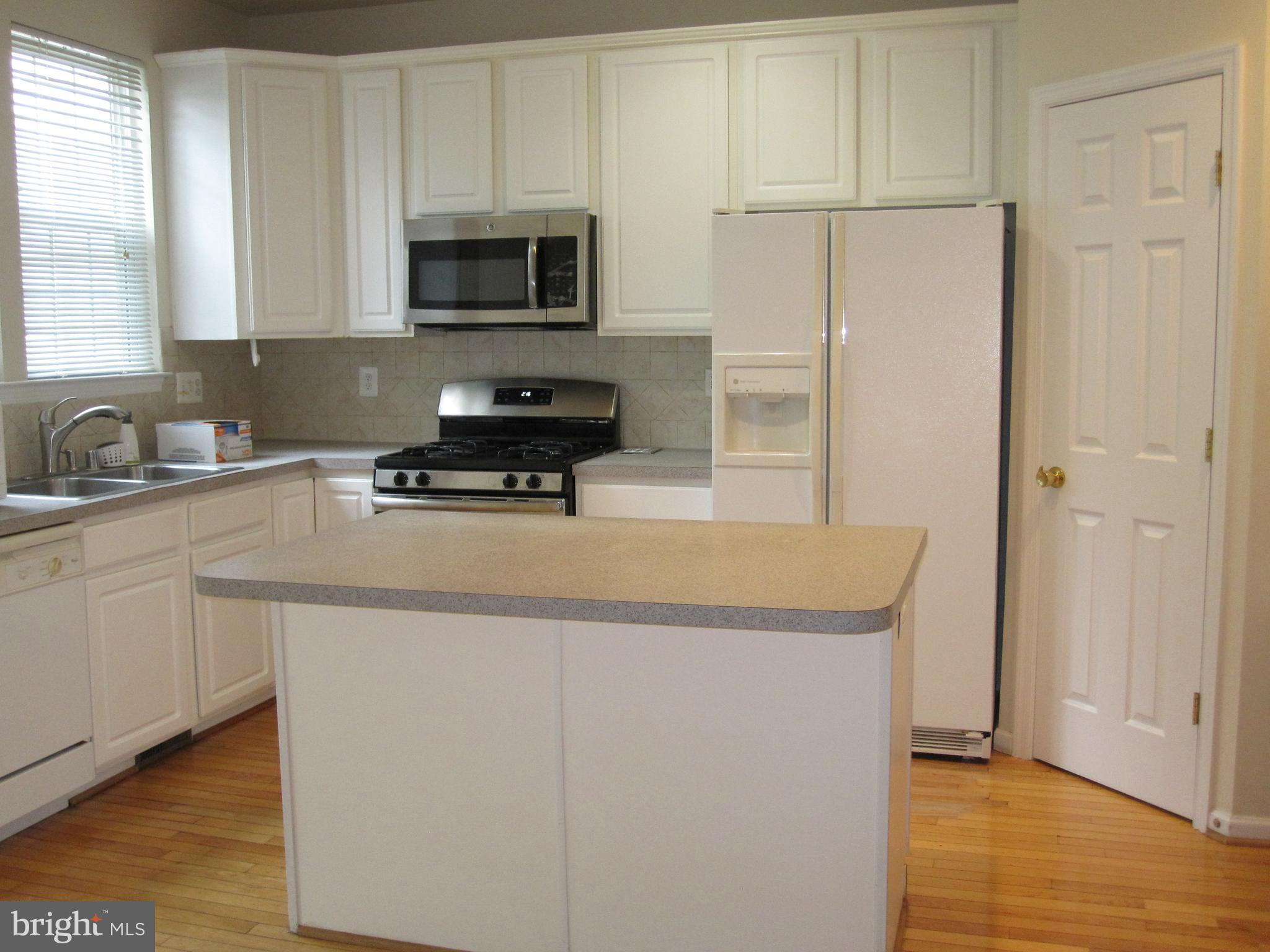 4140 River Forth Drive Fairfax, VA 22030 - Photo 7 of 32