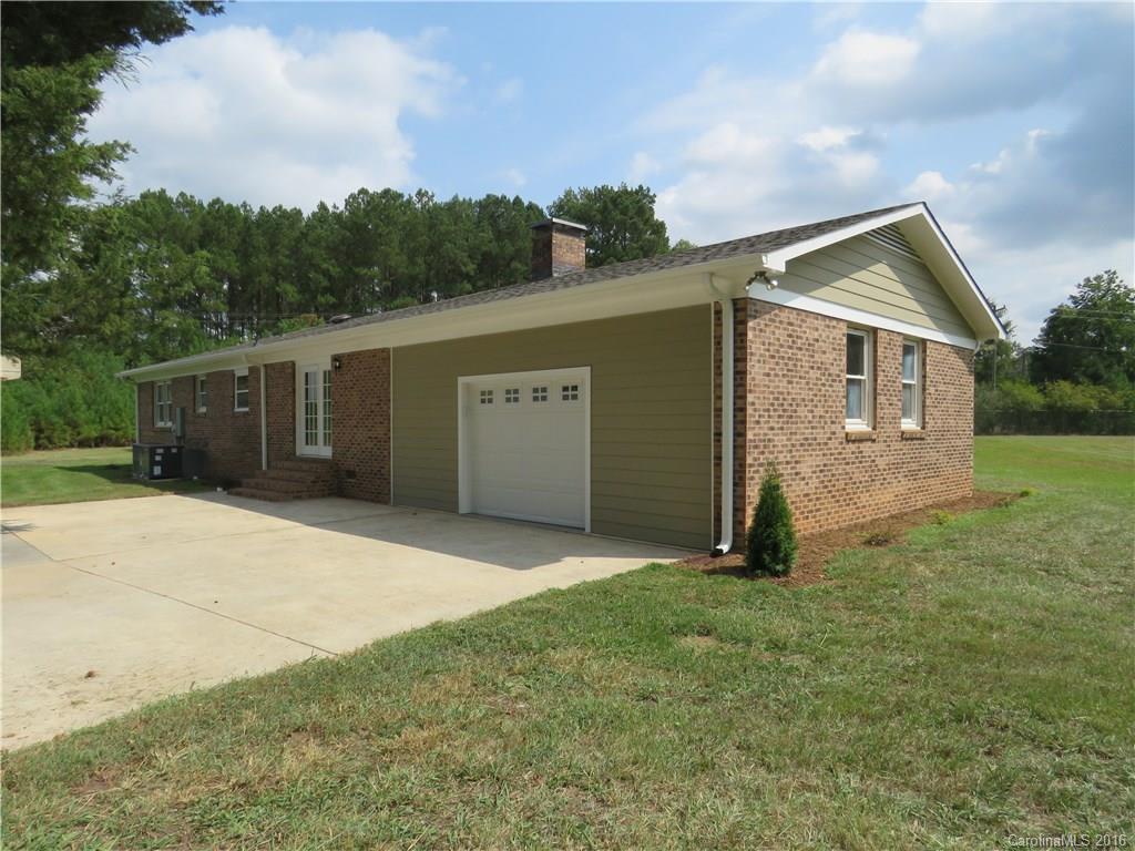 5959 Hindmon Road Fort Lawn, SC 29714 - Photo 2 of 24 Gallery Image 2