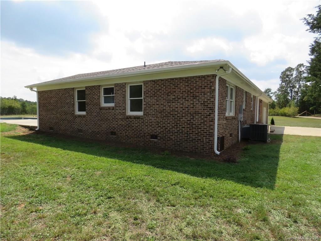 5959 Hindmon Road Fort Lawn, SC 29714 - Photo 5 of 24 Gallery Image 5
