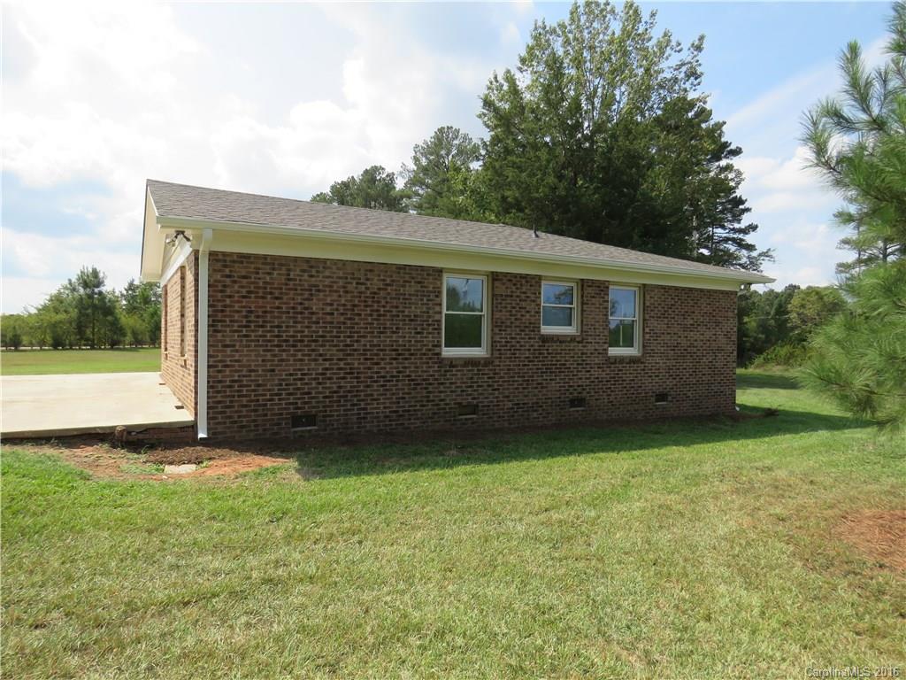 5959 Hindmon Road Fort Lawn, SC 29714 - Photo 6 of 24 Gallery Image 6