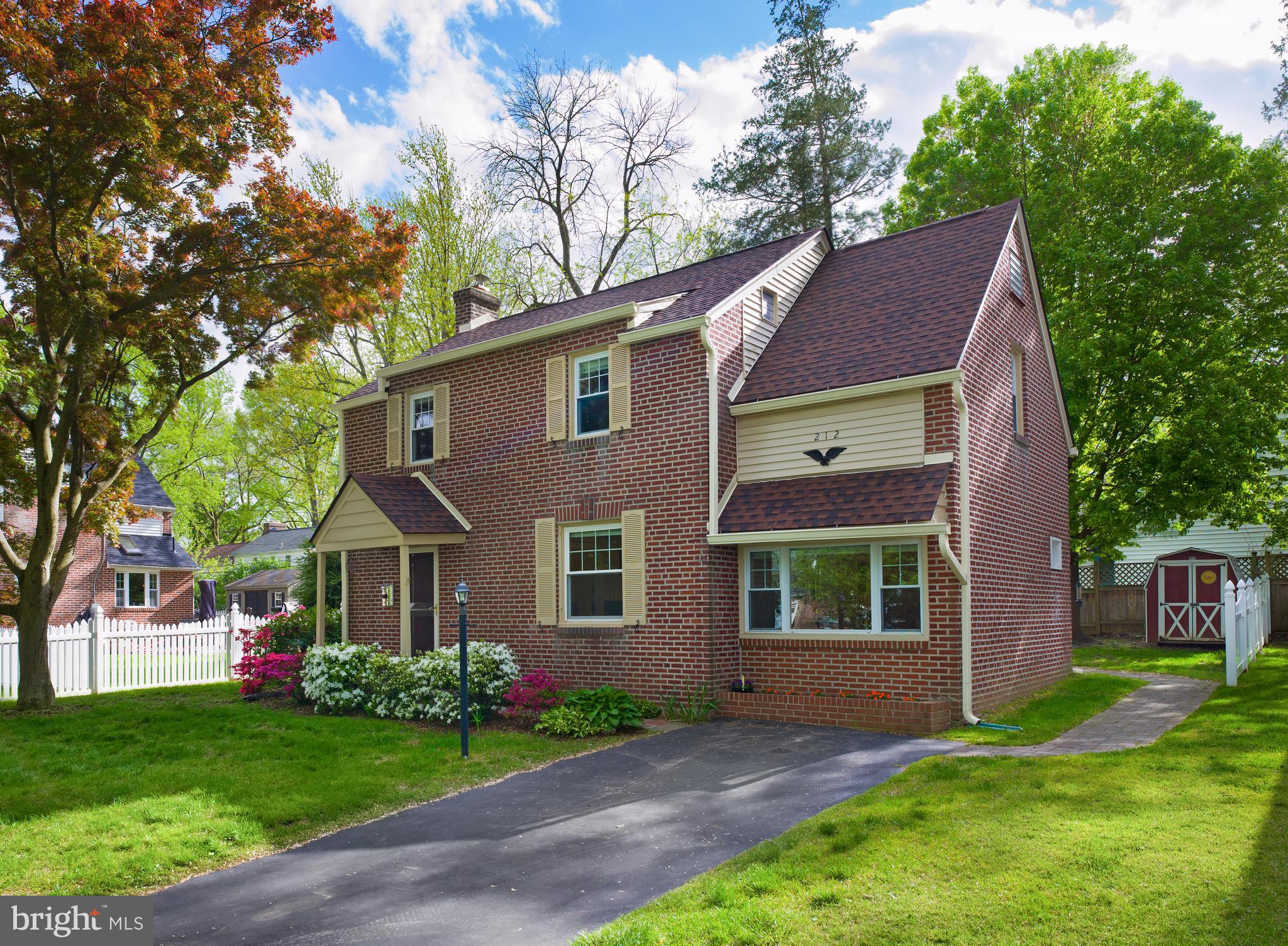 212 Canterbury Road Havertown, PA 19083 - Photo 2 of 21
