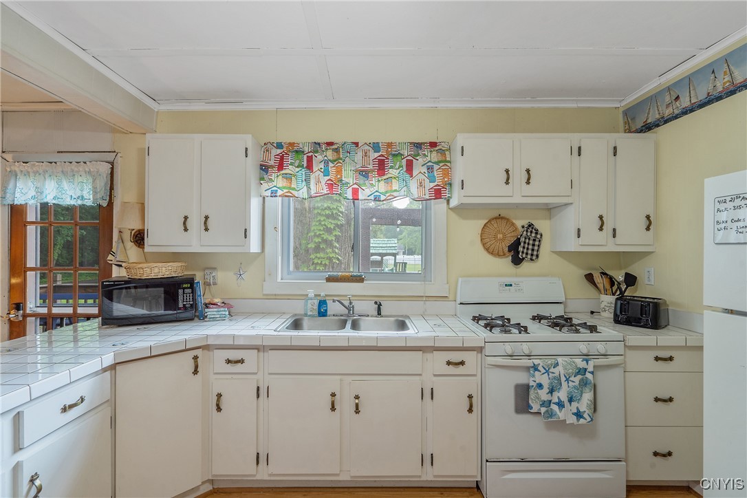 412 21st Avenue Vienna, NY 13308 - Photo 9 of 29