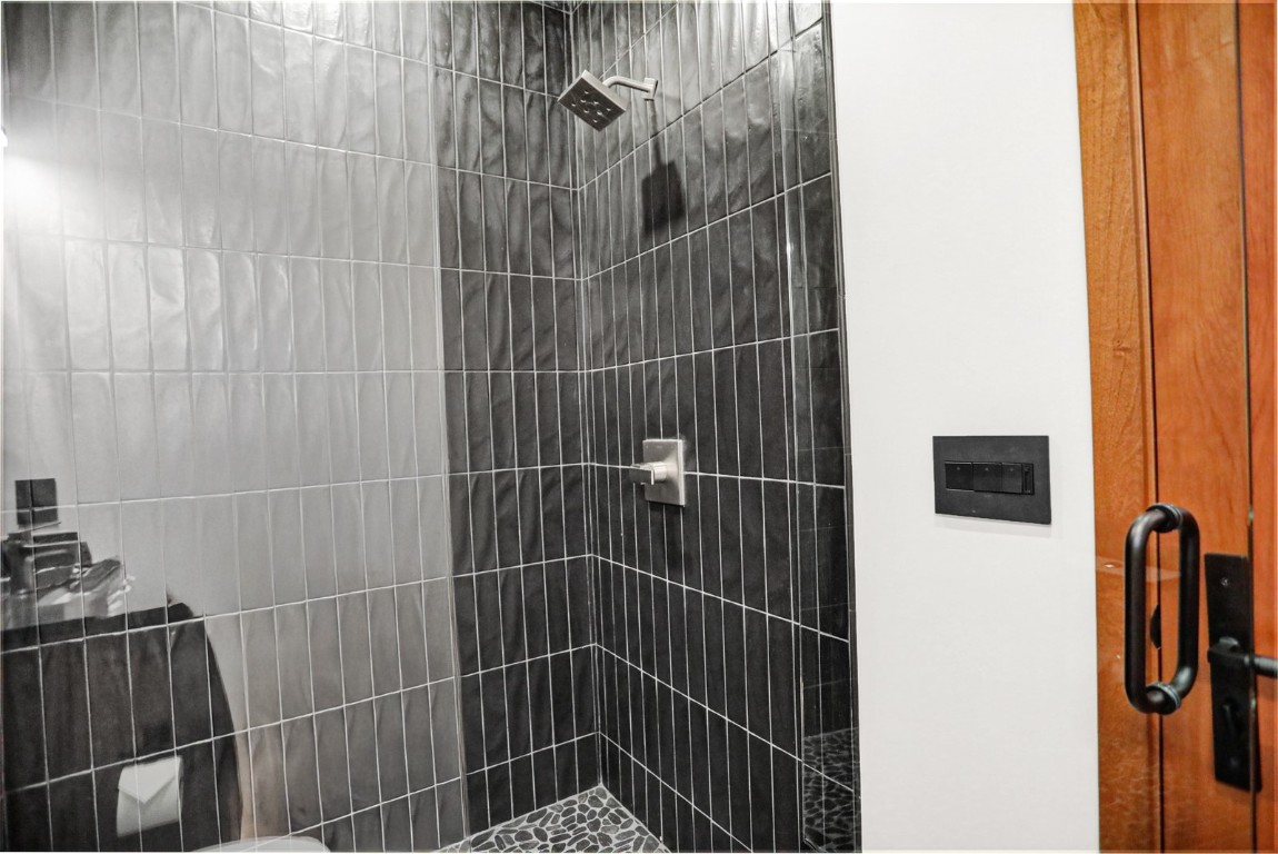 150 Game Trail Road Silverthorne, CO 80498 - Photo 29 of 47 a bathroom with a shower